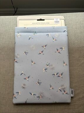 Light Blue Bird Print Book Sleeve